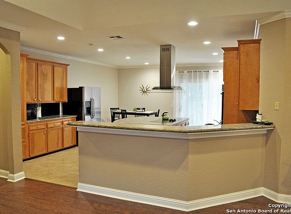 5th image of 516 Misty Water Ln