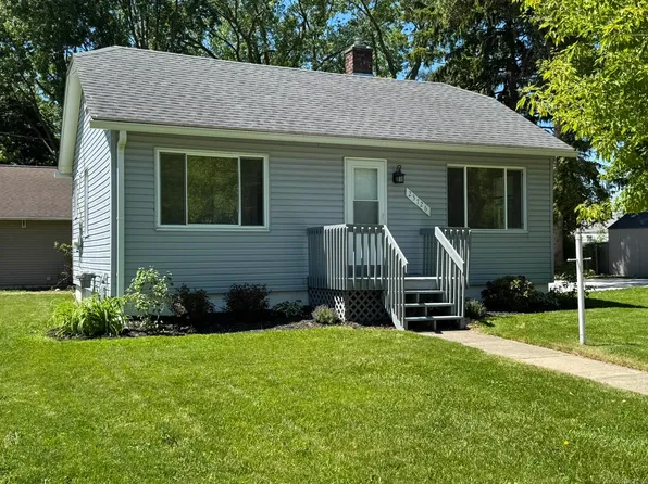 23726 Carlington St, Clinton Township, MI 48036