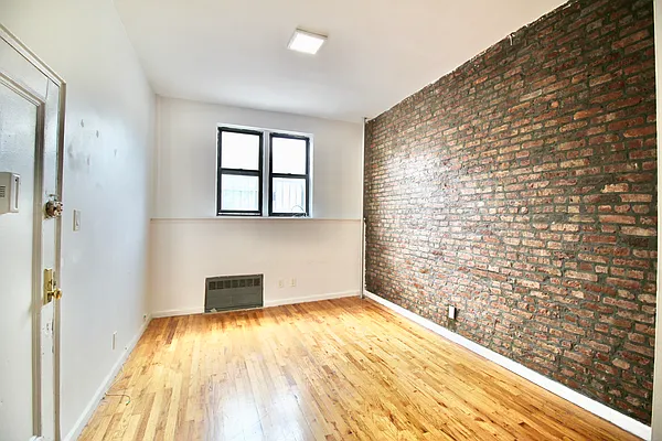 Rented by Hagstrom Management Inc | media 11