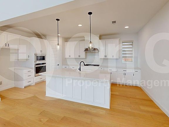 4th image of 1728 Tallwich Dr