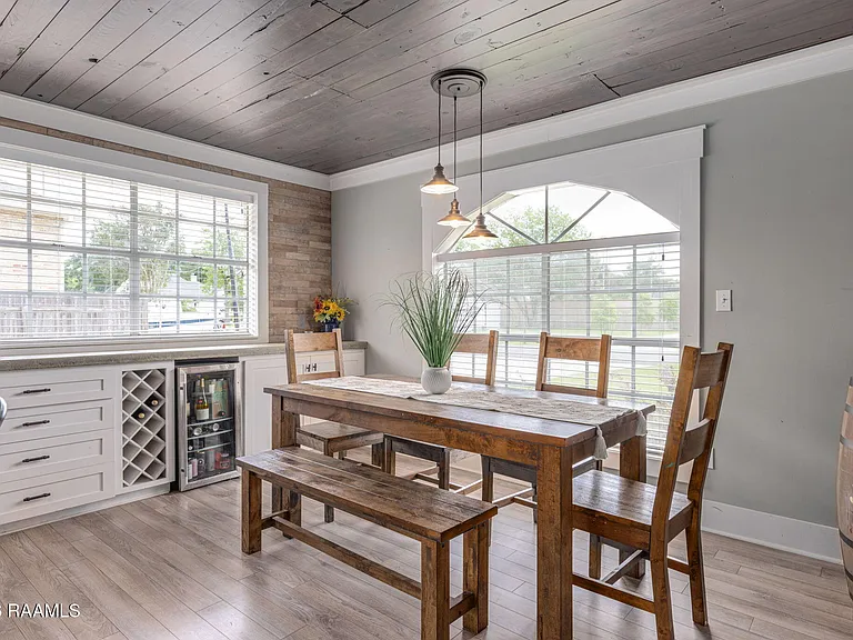610 E Demanade Dr — Photo 11