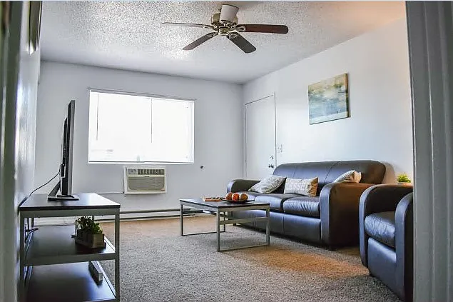 Union Square Apartments — Photo 3
