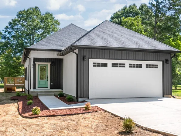 596 Goldmoor Dr NE, Concord, NC 28025