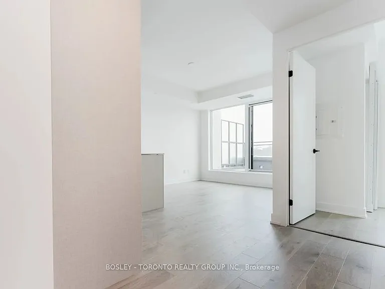 1285 Queen St E #504 — Photo 31