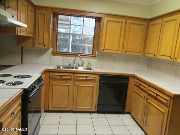 3rd image of 403 Woodvale Ave
