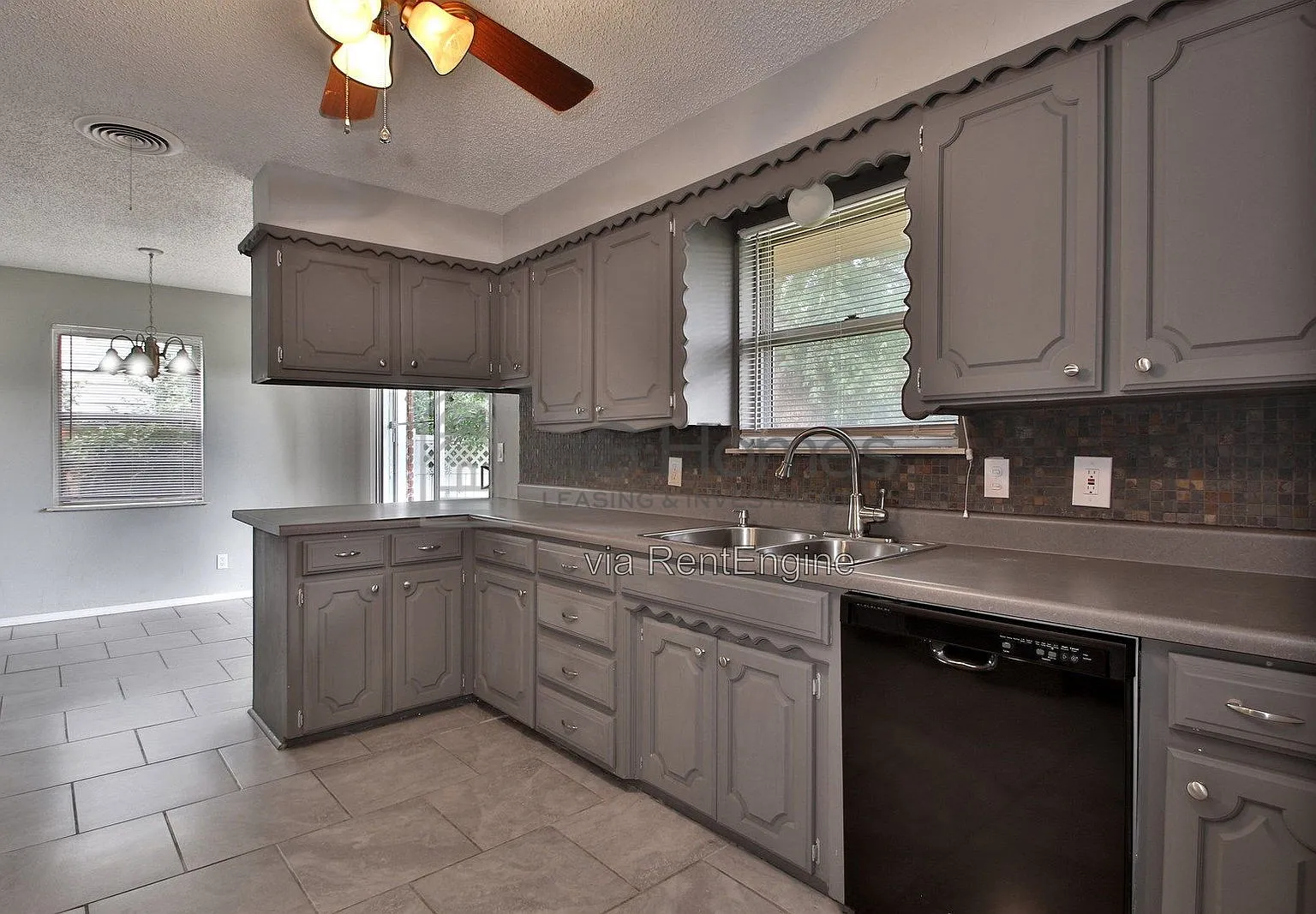 3 bed, 2.0 bath, 1800 sqft, $1,595 — Photo 3