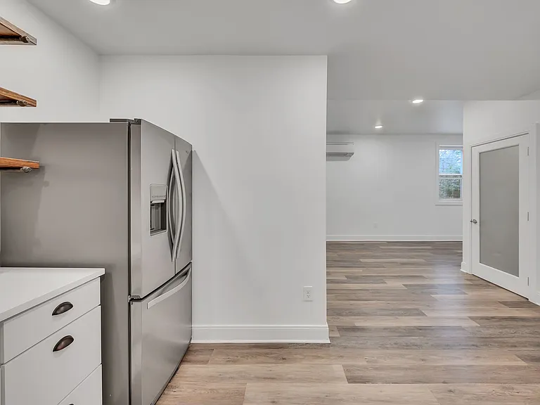 807B Porter Rd — Photo 12