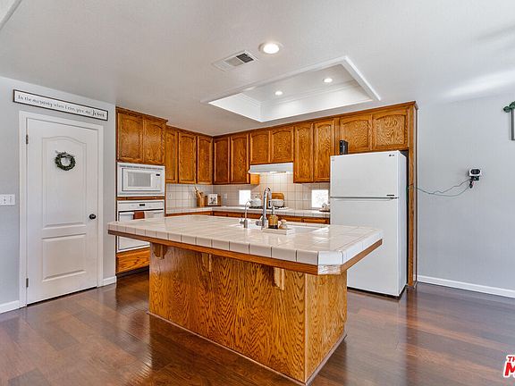 5th image of 1459 Hillsboro Ave