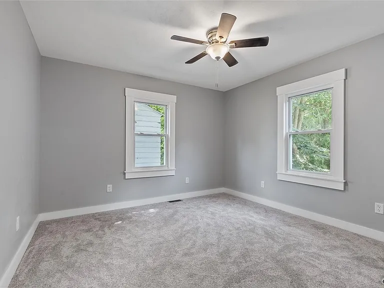 106 Wellington Rd — Photo 23