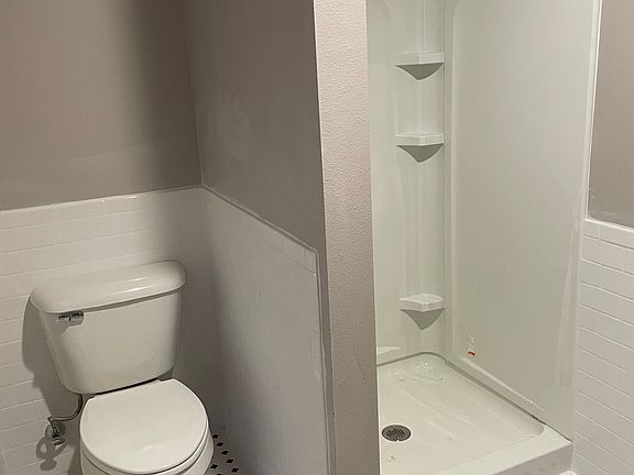 5th image of 223 N Main St #201