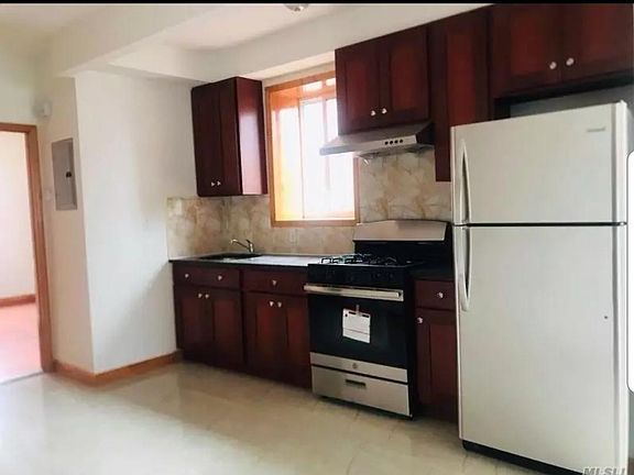 4th image of 10425 Alstyne Ave