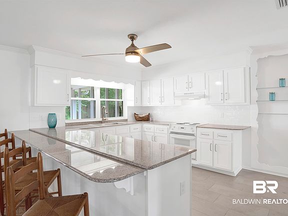 3rd image of 74 Paddock Dr