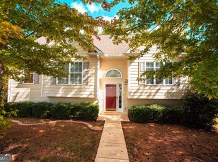 15 Huntington Dr, Grantville, GA 30220