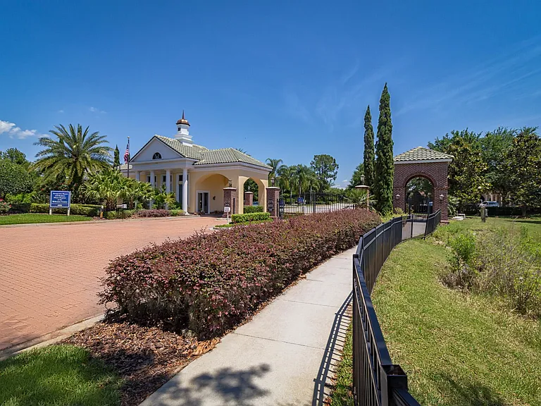 2021 Greenbriar Ter — Photo 38