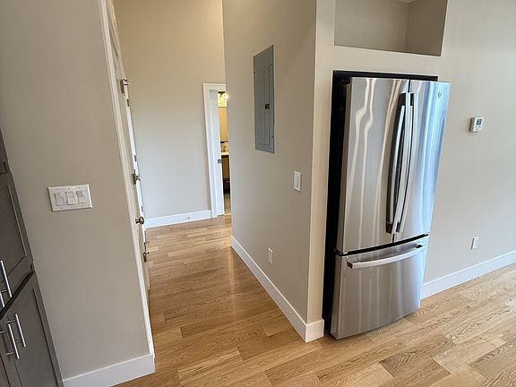 5th image of 1639 Alameda Ave Unit 206