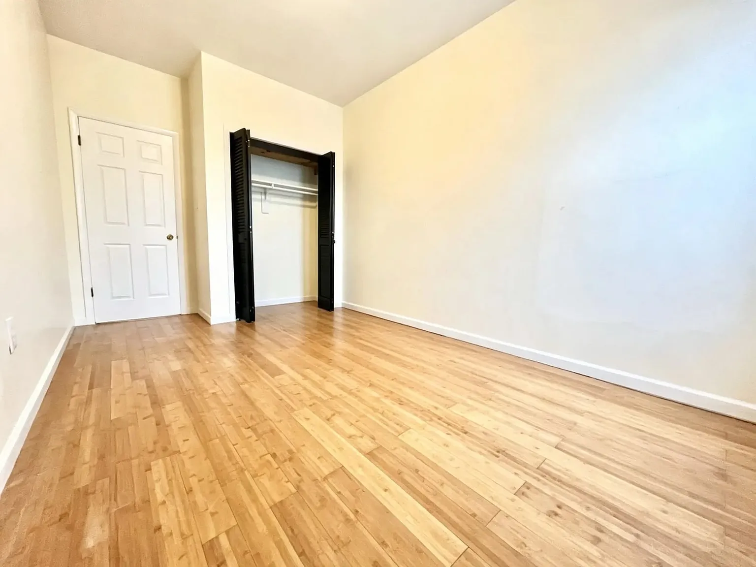 2403 Avenue U — Photo 4
