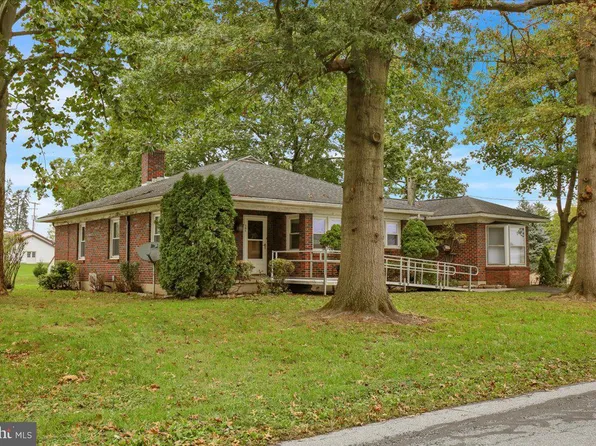 161 E Queen St, Jonestown, PA 17038