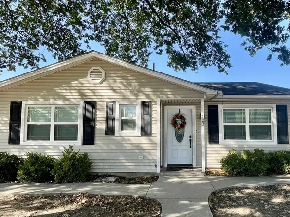 103 W Main St, Lindsay, TX 76250
