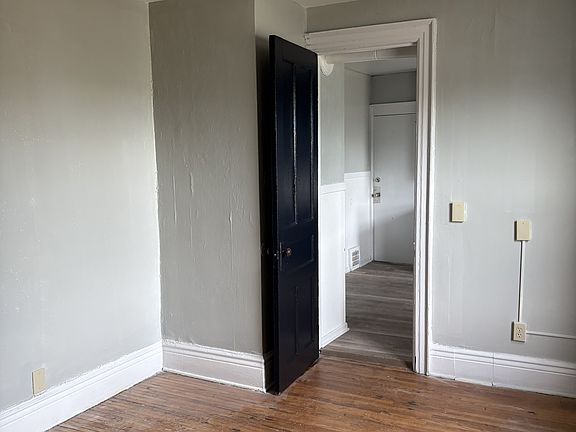 3rd image of 285 Auburn Ave #4