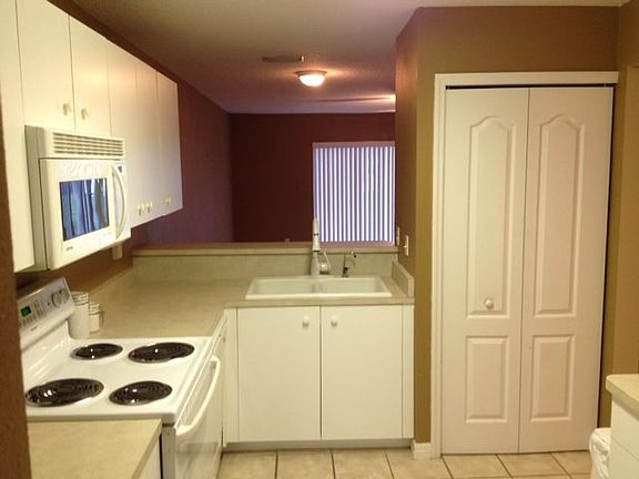 5th image of 1702 Long Branch Pl