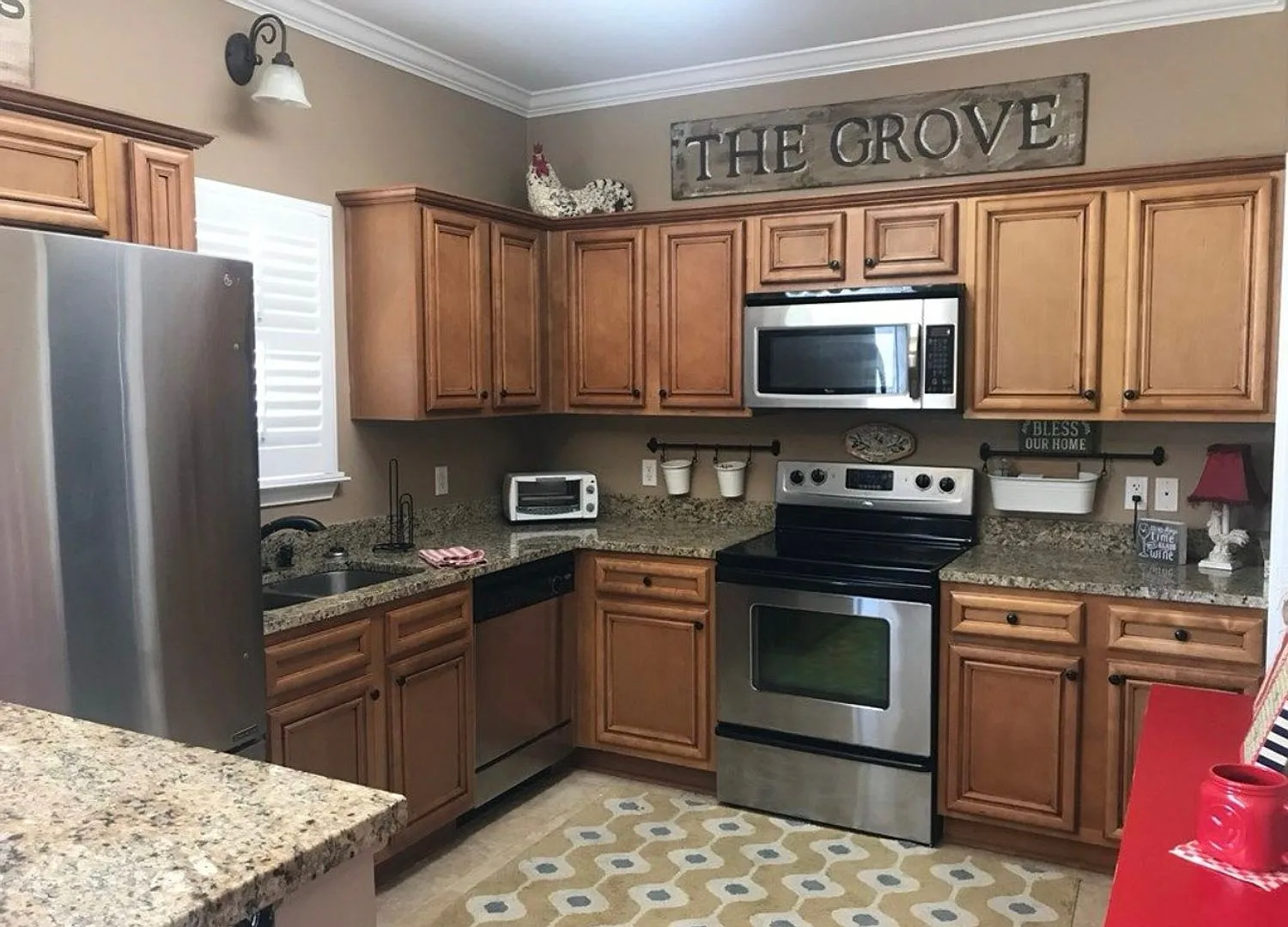 3 bed 2.5 bath house on Anchorage Road! — Photo 3