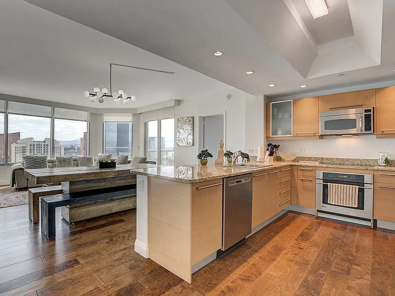 222 Karen Ave #4101 — Photo 11