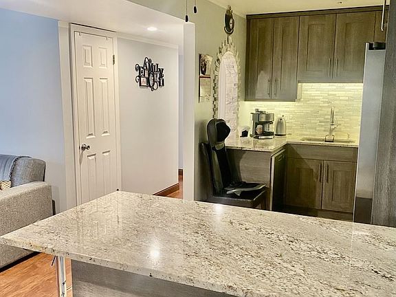 5th image of 6101 W 94th St APT A2