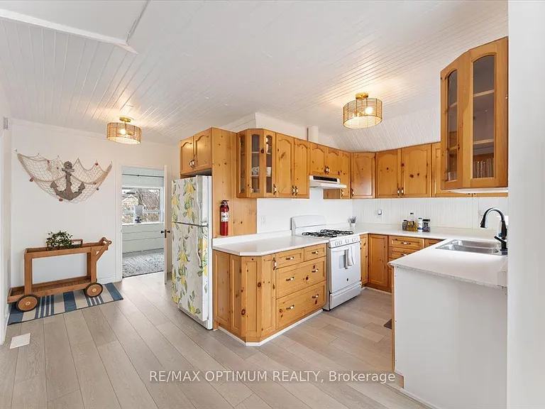 1019 Beach Blvd — Photo 24