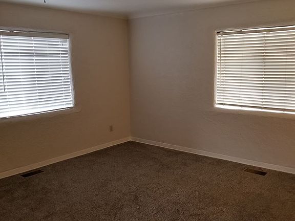 3rd image of 1107 Wilmoore Dr SE