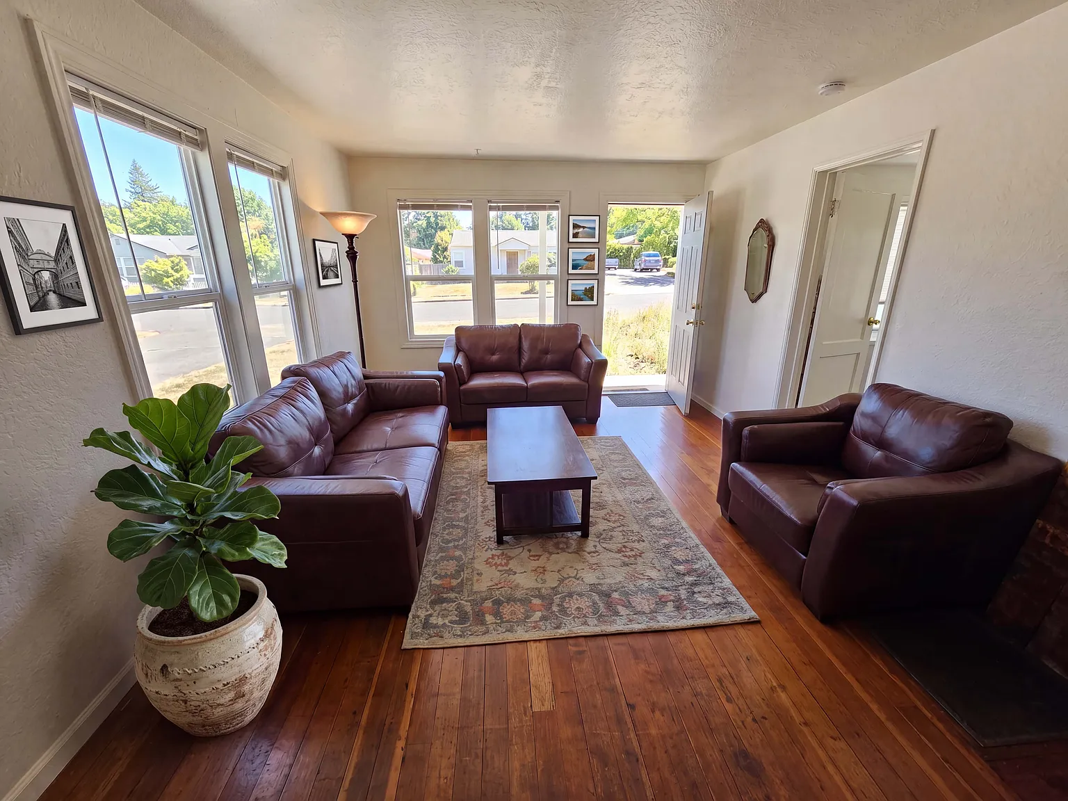 2 bed, 900 sqft, $1,750 — Photo 3