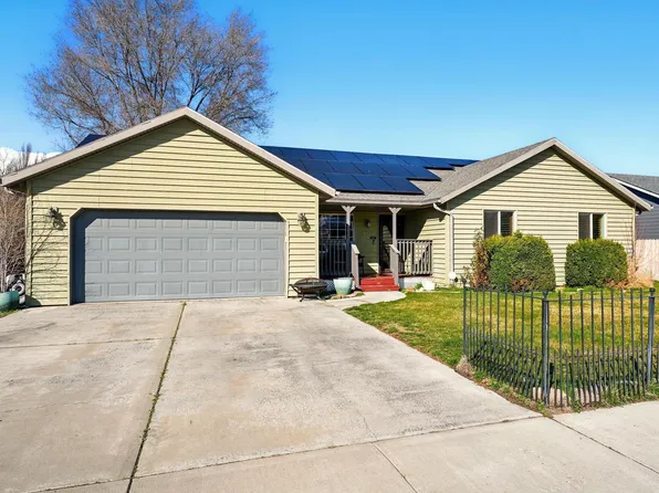 4607 Sinai Dr, Pasco, WA 99301