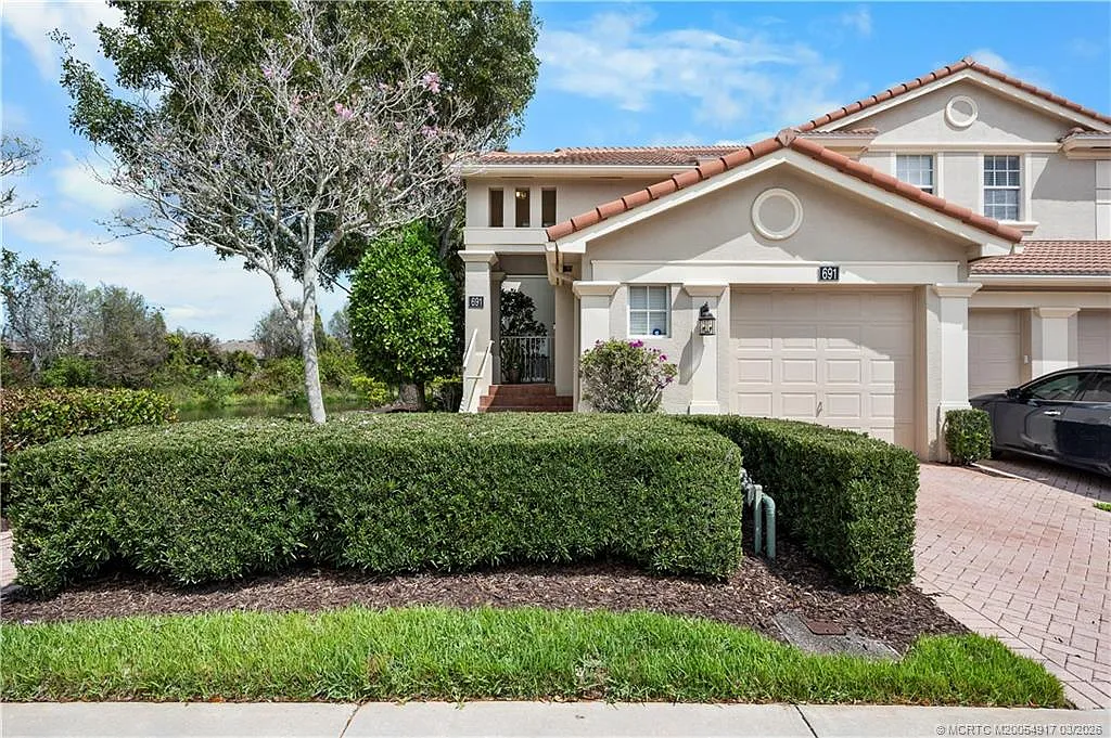 3 bed, 2.0 bath, 1704 sqft, $2,800 — Photo 1