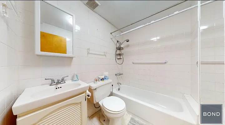 Rented by Bond New York | media 50