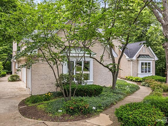 3rd image of 63 Muirfield Cir