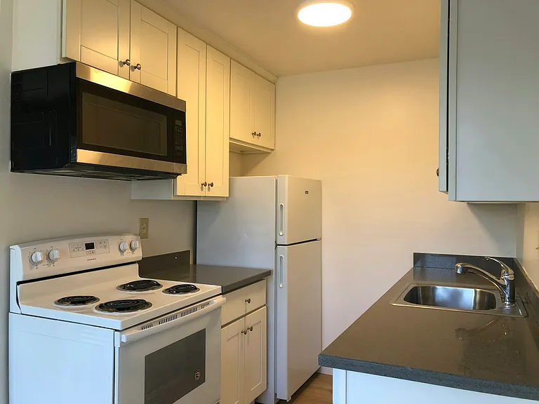 611 San Luisito Way #8 — Photo 5