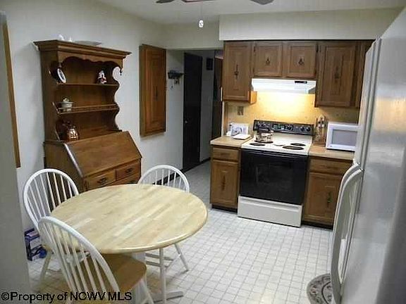 4th image of 53 Meadow Brooke Dr