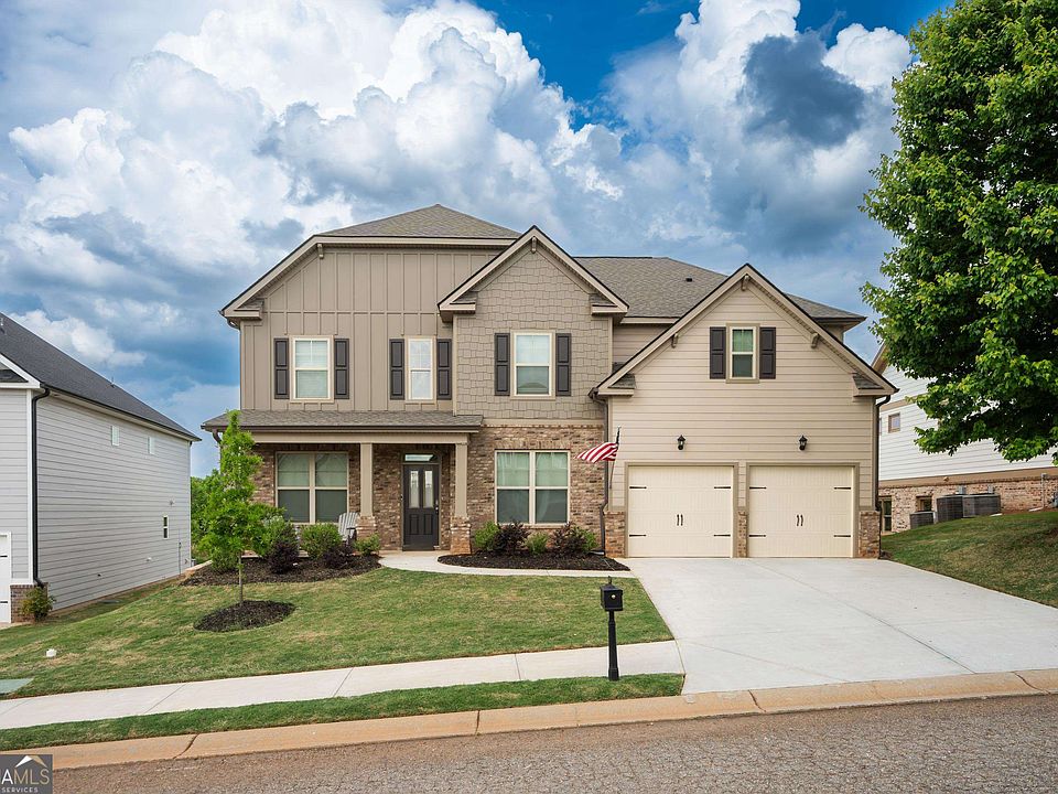 1st image of 1221 Hawthorne Cir