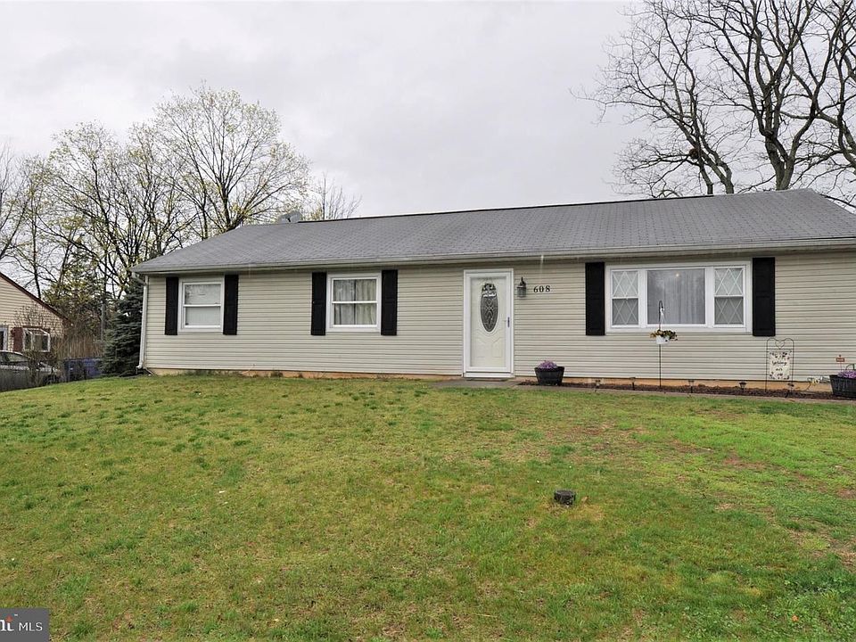 1st image of 608 Arlene Dr