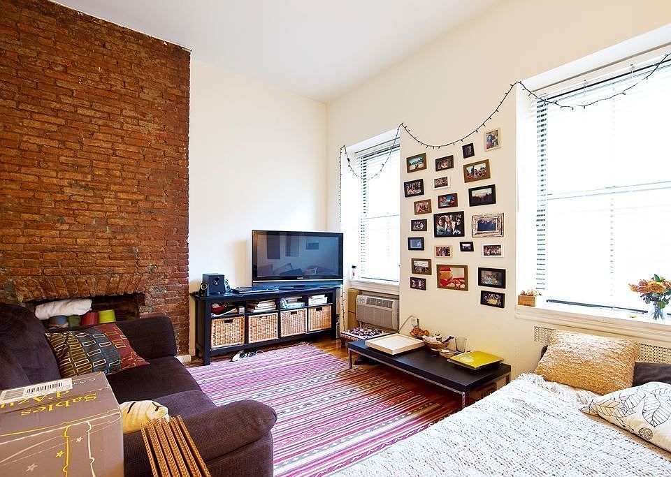 1st image of 275 W 22nd St APT 1a