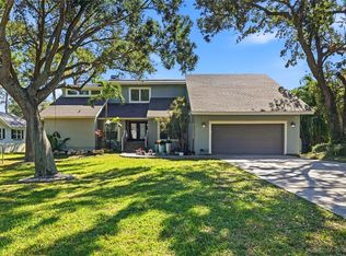 800 Apalachee Dr NE, Saint Petersburg, FL 33702