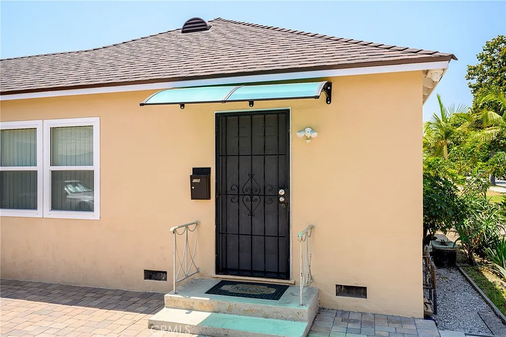 1 bed, 800 sqft, $2,500 — Photo 2