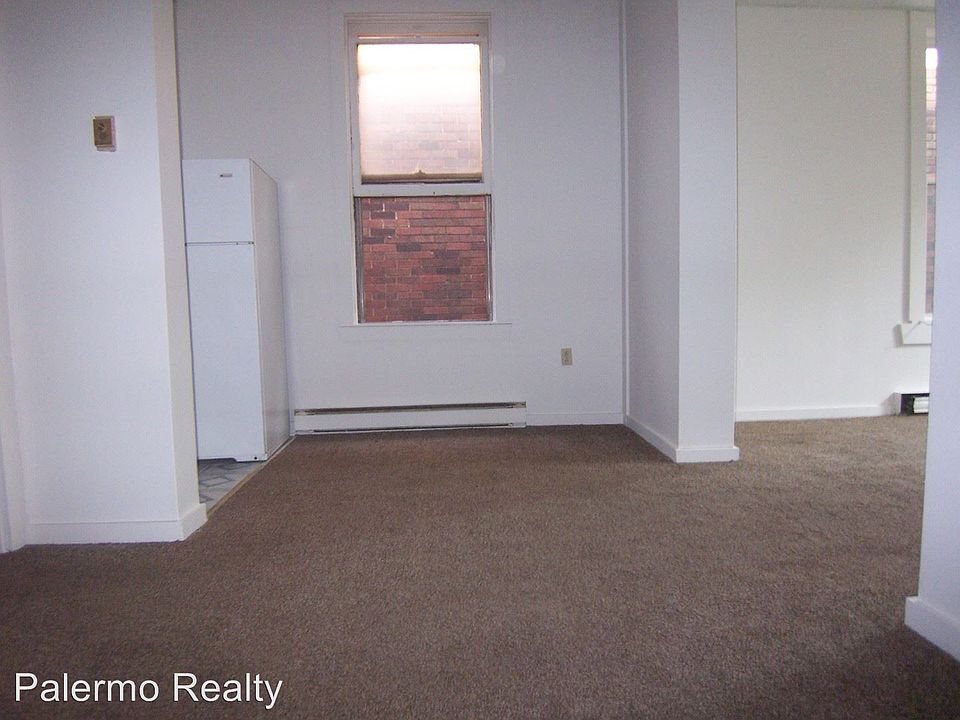 1st image of 422 W 8th St APT 2