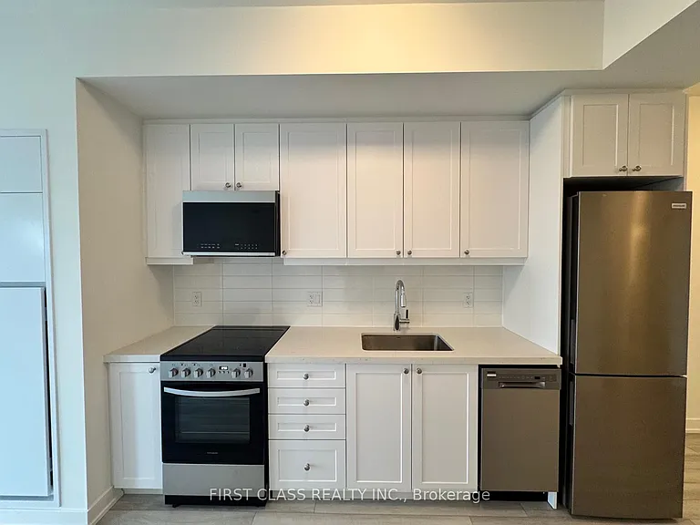 51 Clarington Blvd — Photo 6