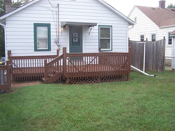 2nd image of 1719 N Lynhurst Dr