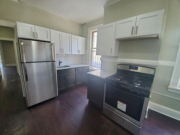 2nd image of 50 Breakenridge Ter #1