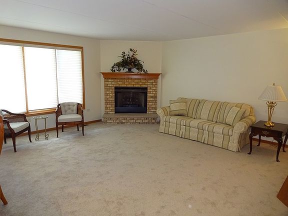 4th image of 19345 Manchester Dr #19345