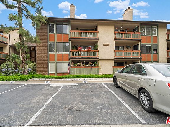 2nd image of 2506 E Willow St Unit 207