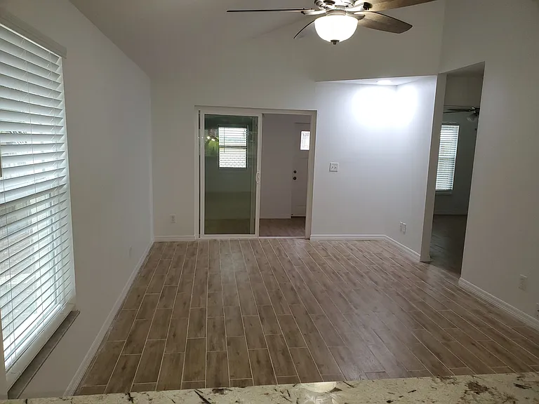 3723 Cheltenham Dr — Photo 10