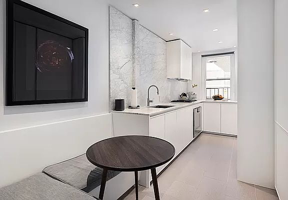 4th image of 12 E 87th St APT 6B