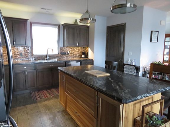 3rd image of 205 White Fox Dr